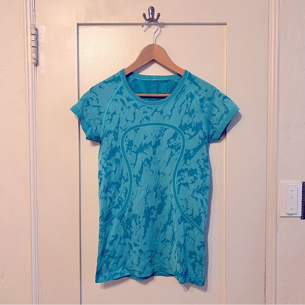 Lululemon Swiftly Tech Shirt - Size 8